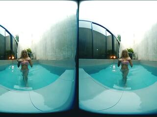 3d-vr vid - rubia asiática con grande tetitas en piscina