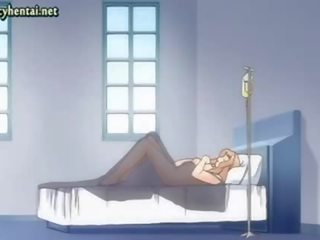 Hentai lezzies pleasuring với máy rung