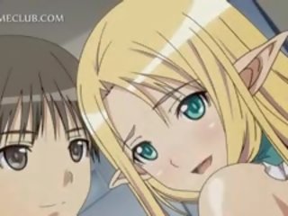 Blondine anime fairy op hakken klappen en eikels hard lul